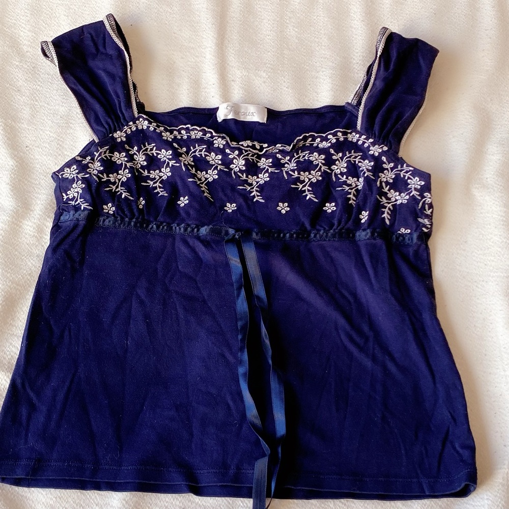Adorable babydoll milkmaid vintage top